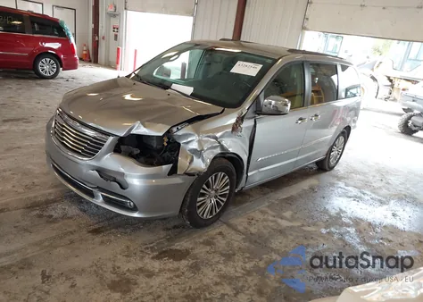 2013 Chrysler Town & Country Touring-L z USA, uszkodzony, nr VIN 2C4RC1CG0DR647605